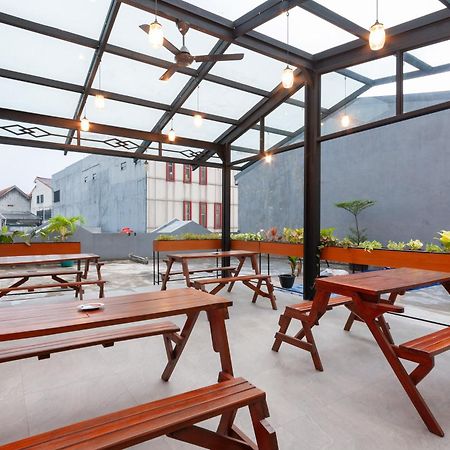 Sans Hotel Suryakencana Bogor Luaran gambar