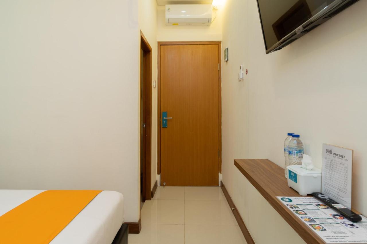 Sans Hotel Suryakencana Bogor Luaran gambar