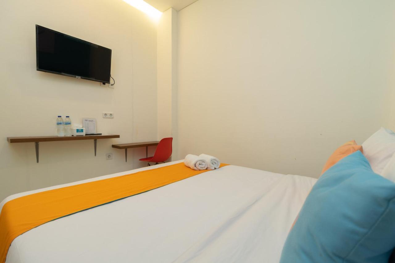 Sans Hotel Suryakencana Bogor Luaran gambar