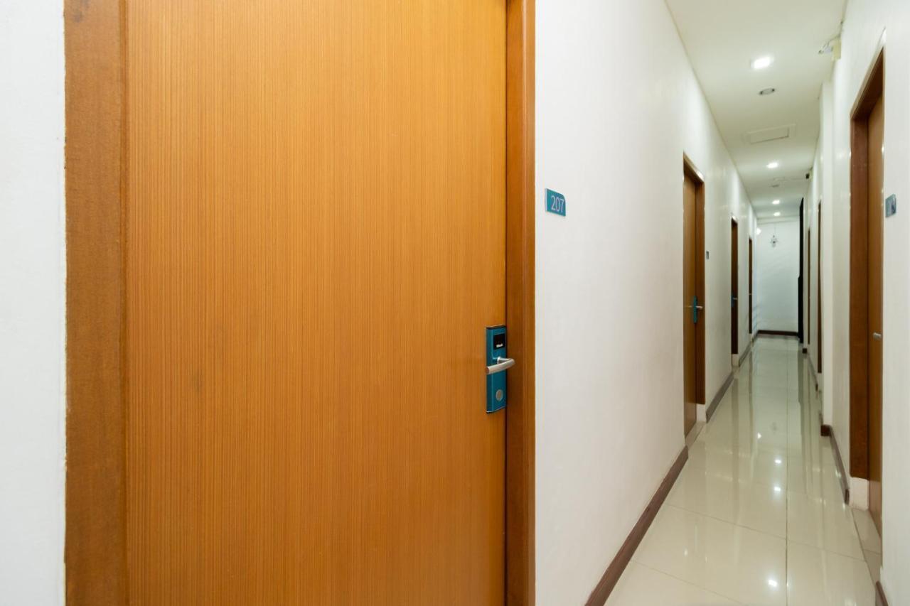 Sans Hotel Suryakencana Bogor Luaran gambar