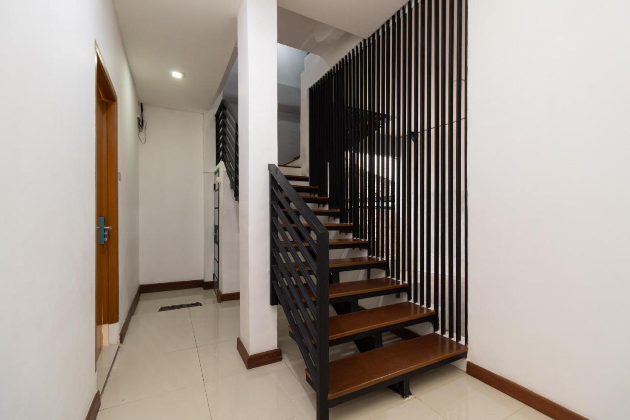 Sans Hotel Suryakencana Bogor Luaran gambar