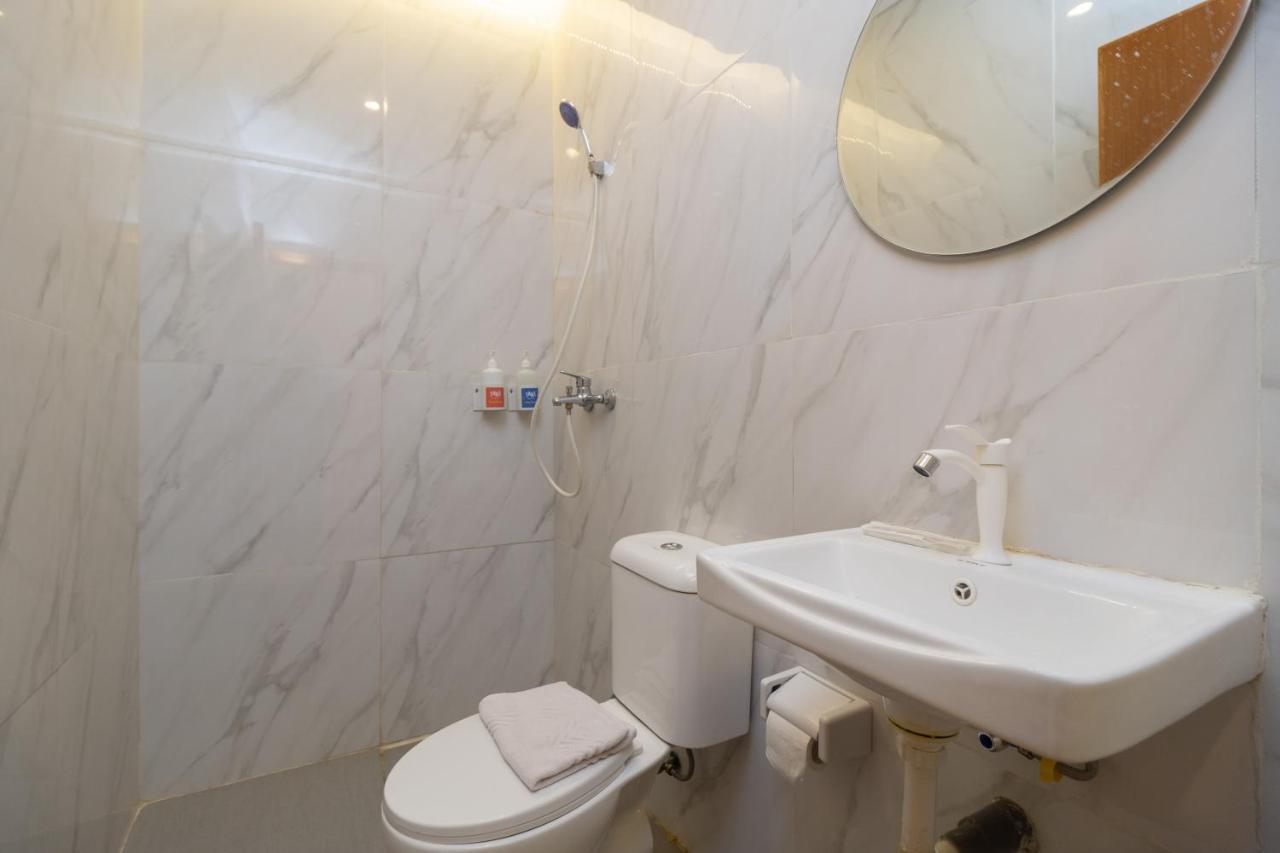Sans Hotel Suryakencana Bogor Luaran gambar