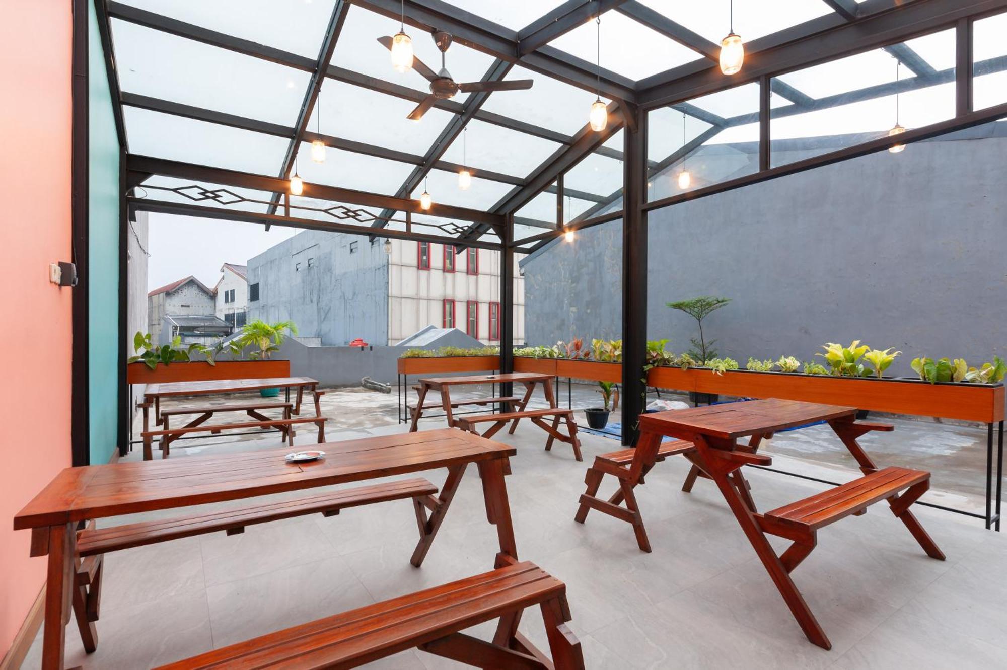 Sans Hotel Suryakencana Bogor Luaran gambar