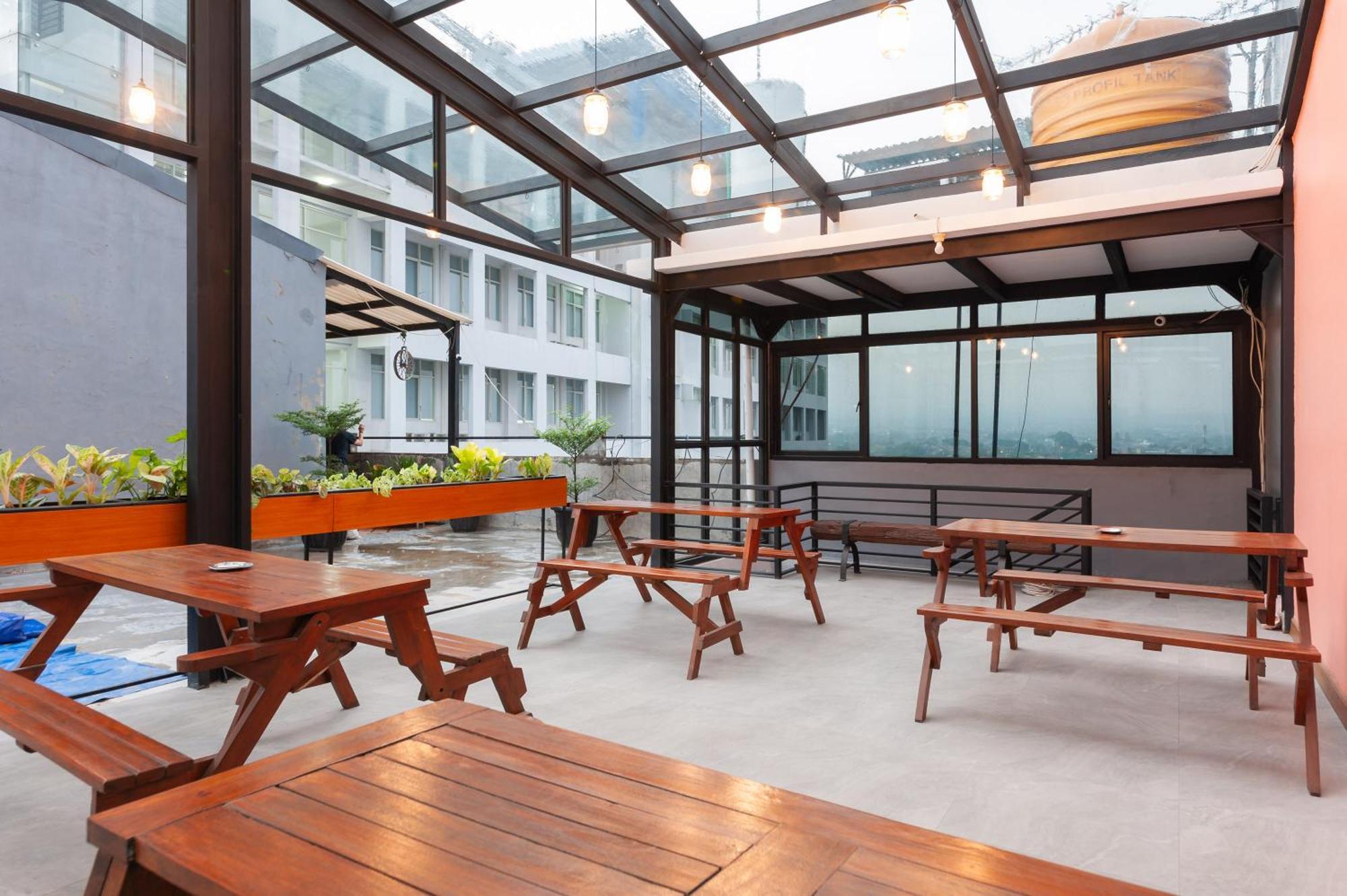 Sans Hotel Suryakencana Bogor Luaran gambar